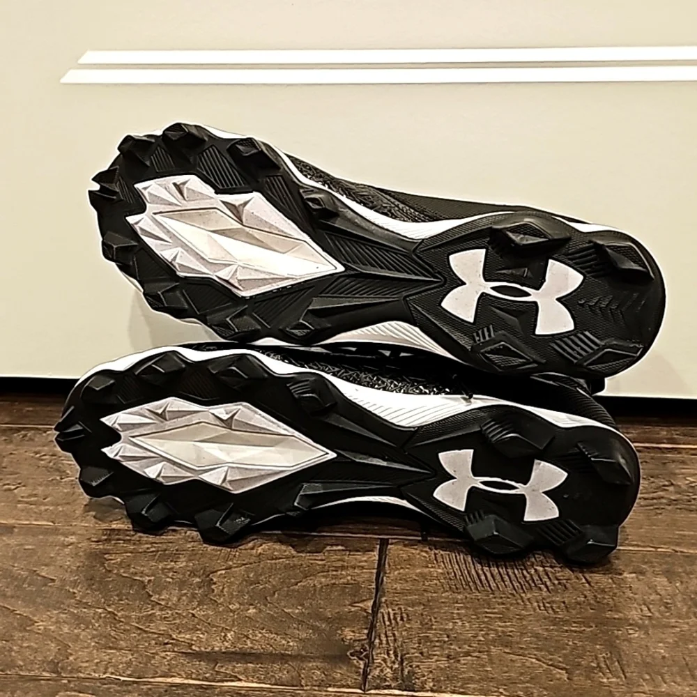 Under Armour Men's Football Cleats sz 13